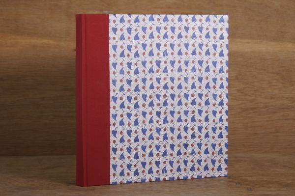 Photo album with hearts from the "Schreibweise" - workshop